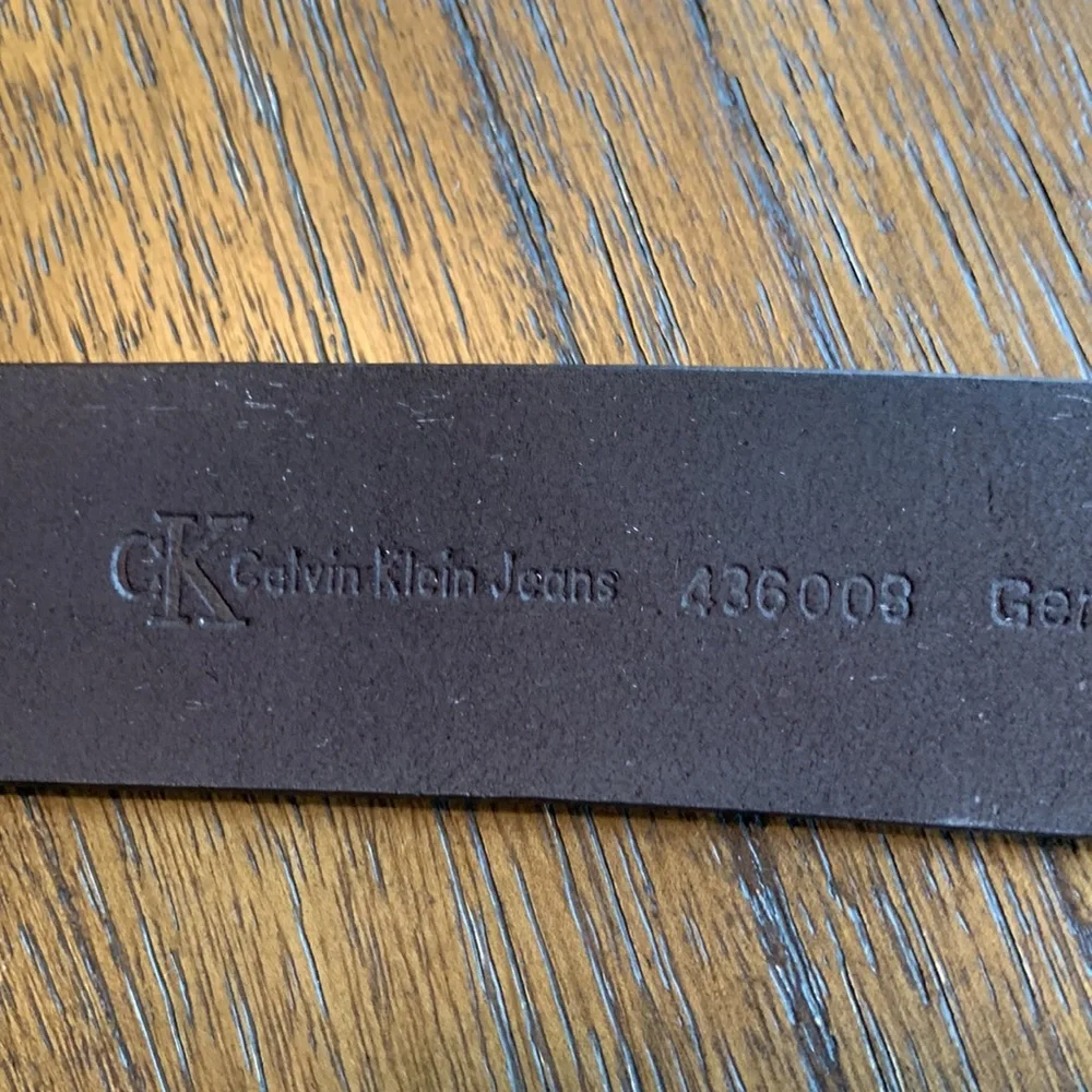 Calvin Klein Jeans Genuine Leather Wide Belt - Picture 7 of 10